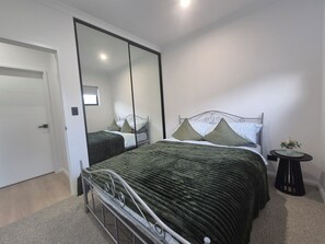 3 bedrooms, Internet, bed sheets
