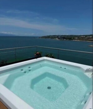 Bain à remous extérieur