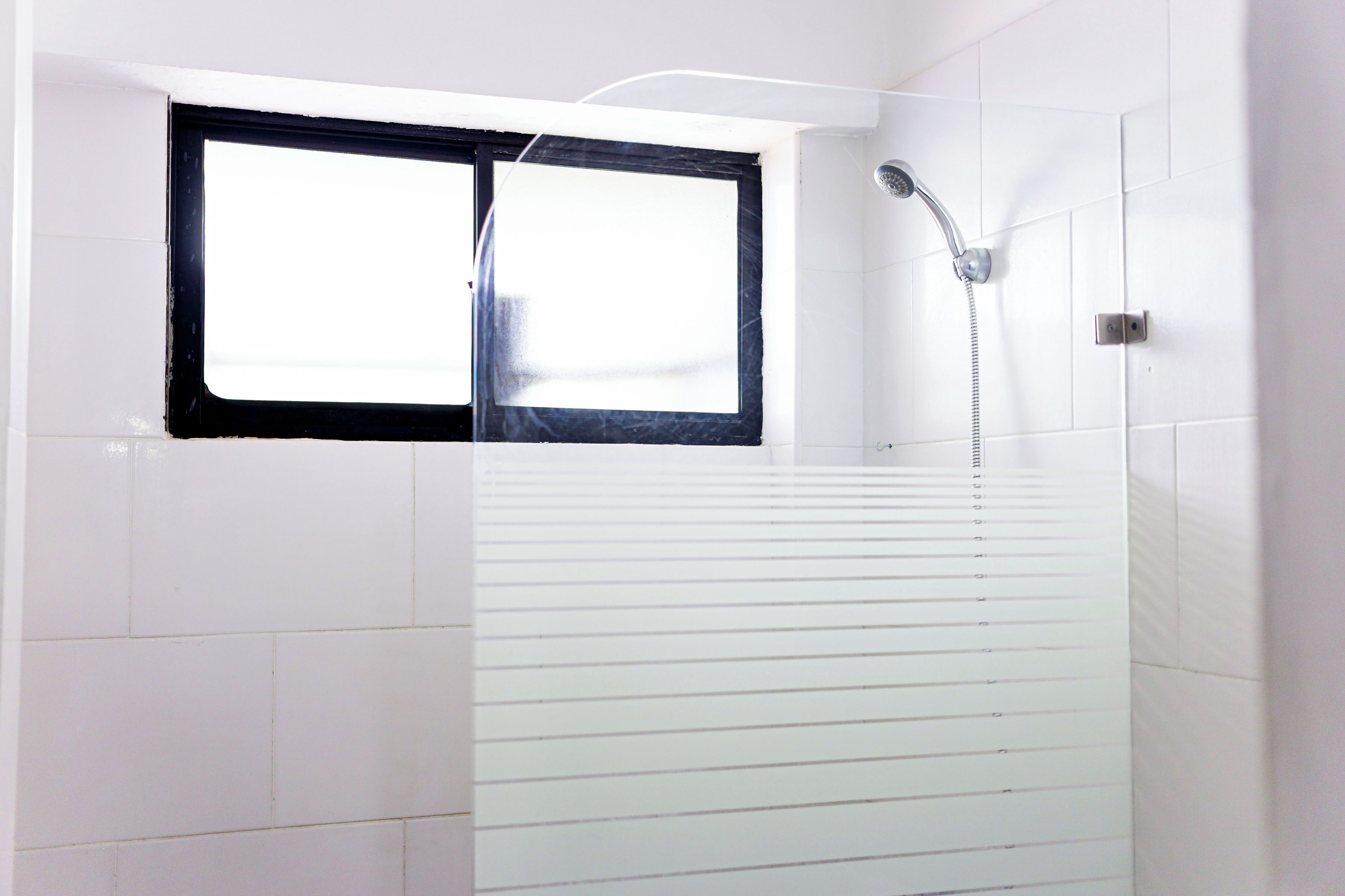 Room, 1 Bedroom | Bathroom