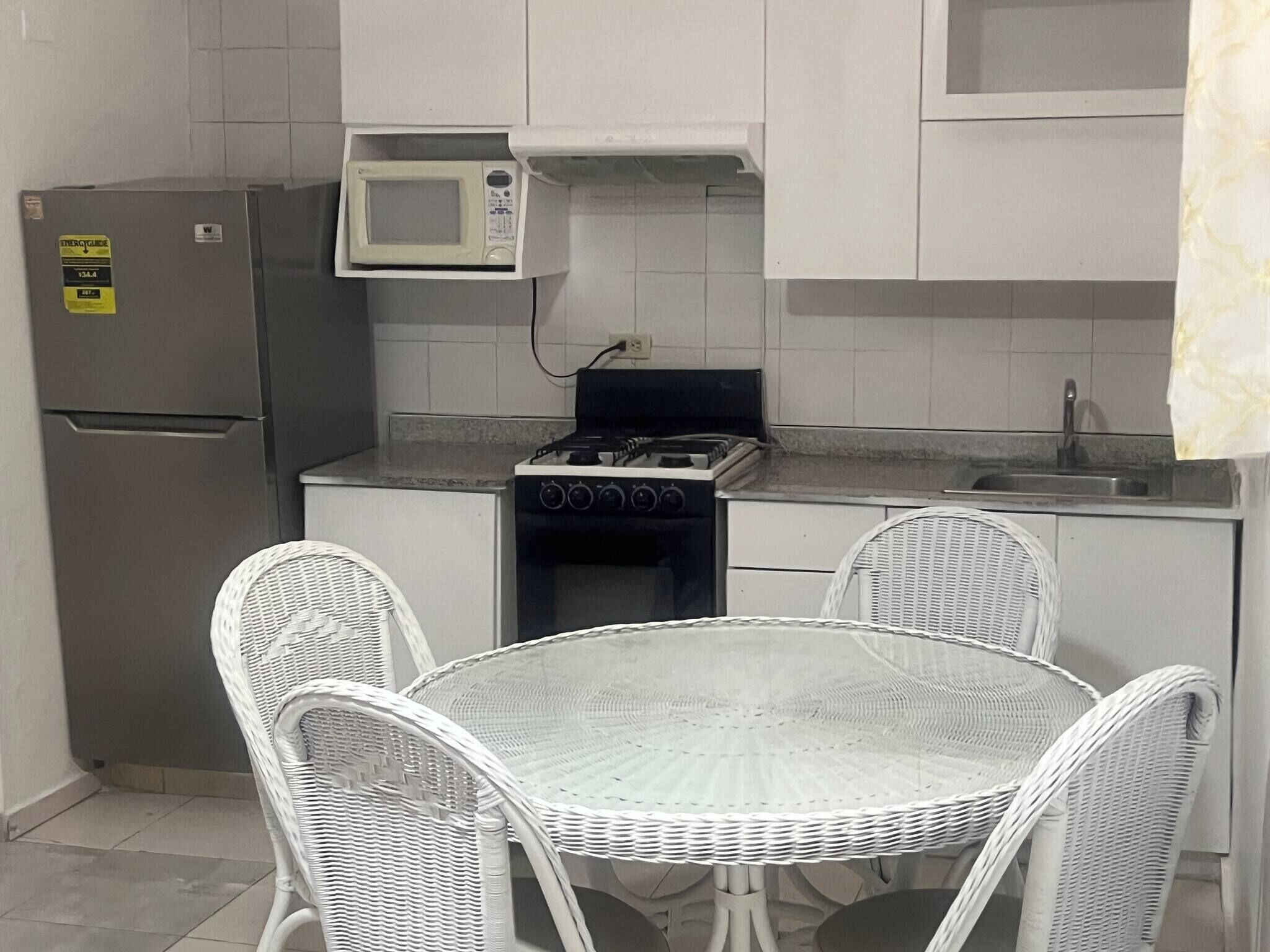 Room, 1 Bedroom | Private kitchen