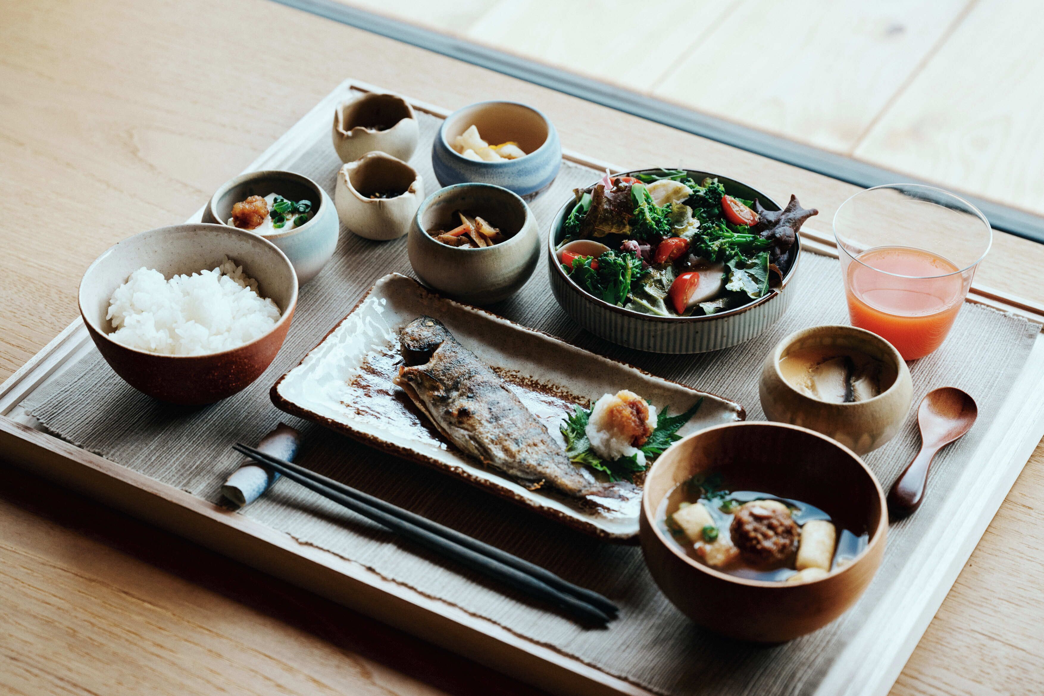 朝食
