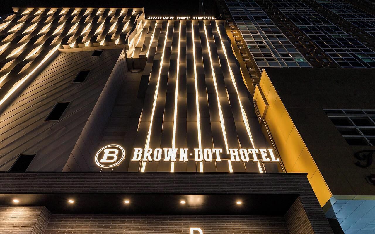 تفاصيل الفندق من الخارج