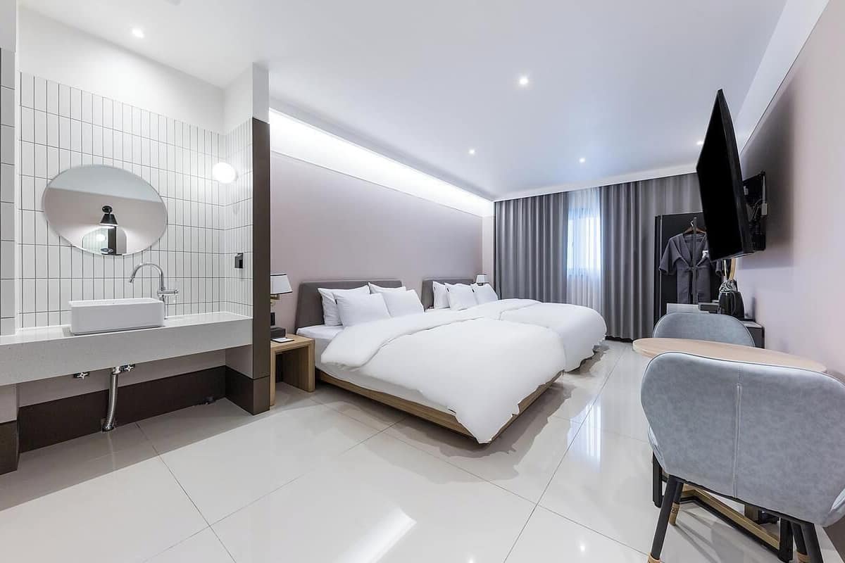 Dot Family Suite Room