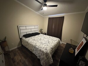 Room - Pisgah hideout #1 10 mins from brevard, pisgah, Toxaway, dupont, and all Forests (Brevard)