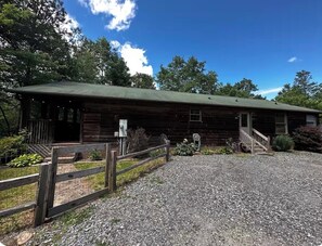 Exterior - Pisgah hideout #1 10 mins from brevard, pisgah, Toxaway, dupont, and all Forests (Brevard)