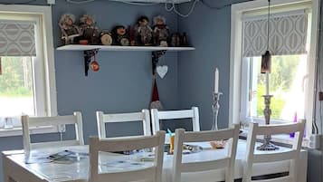 House, 3 Bedrooms, Patio, Garden View | Dining room