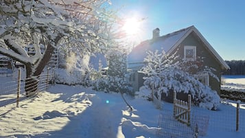 Casa, 3 dormitoris, pati, vistes al jardí | Àrea exterior de l'allotjament