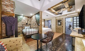 Suite Signature Room | Hypo-allergenic bedding, desk, laptop workspace, free WiFi - Brown Dot Dongseong-ro (Daegu)