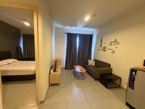 1 bedroom, WiFi, bed sheets, wheelchair access - Cozy 1-bedroom apartment with AC in tranquil ตำบล หนองปรือ (ตำบล หนองปรือ)