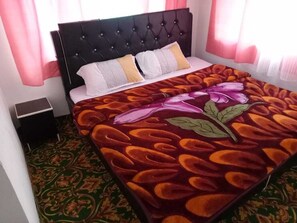 Deluxe Room | Desk, laptop workspace - Bhaderwah Valley Resort (Bhaderwah)