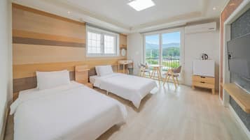 Basic Room, 1 Bedroom (506 (Mountain View, No Kitchen)) | 1 bedroom, free WiFi