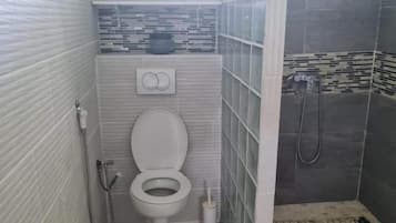 Comfort Double Room, Garden View | Bathroom