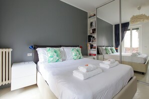 1 habitación, tabla de planchar con plancha, internet y ropa de cama 