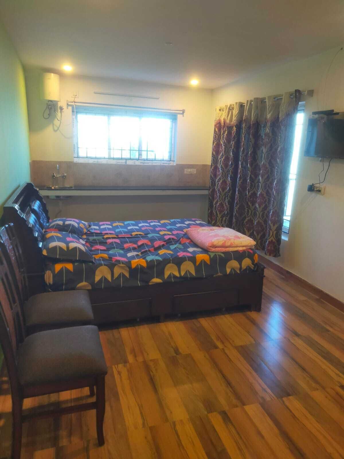 Comfort Suite, Balcony, Hill View