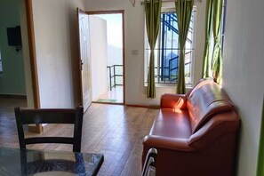 Living area - Cloudy Mist (Kodaikanal)