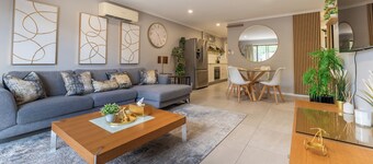 Mount Warren Park Stay | Sleeps 4 + BBQ & Parking