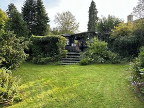 Property grounds - Fully modernized in 2026 1 minut from the ocean (Børkop)