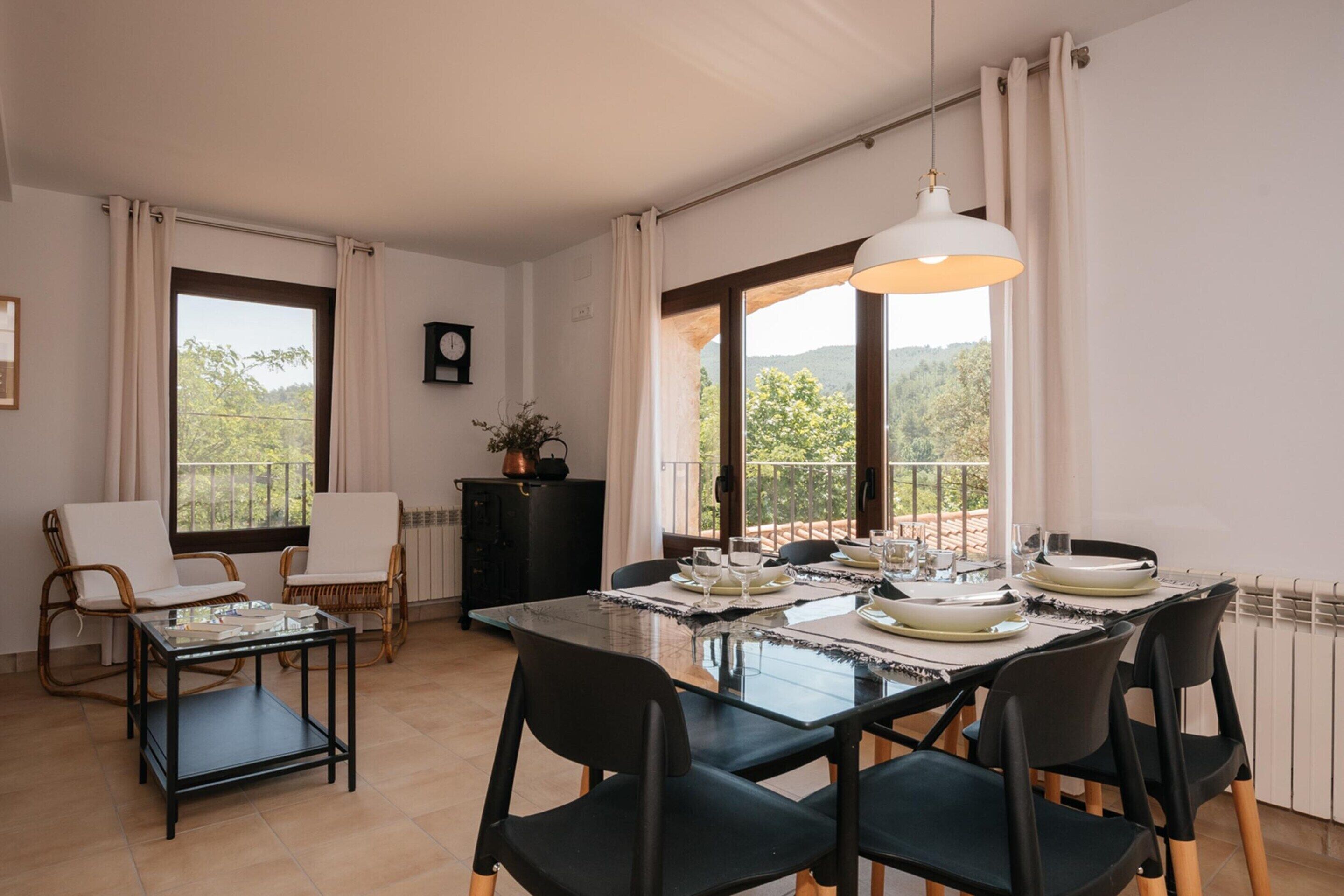 Comfort Cottage, 3 Bedrooms | Dining
