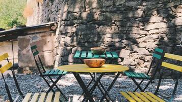 Classic House, 6 Bedrooms | Garden