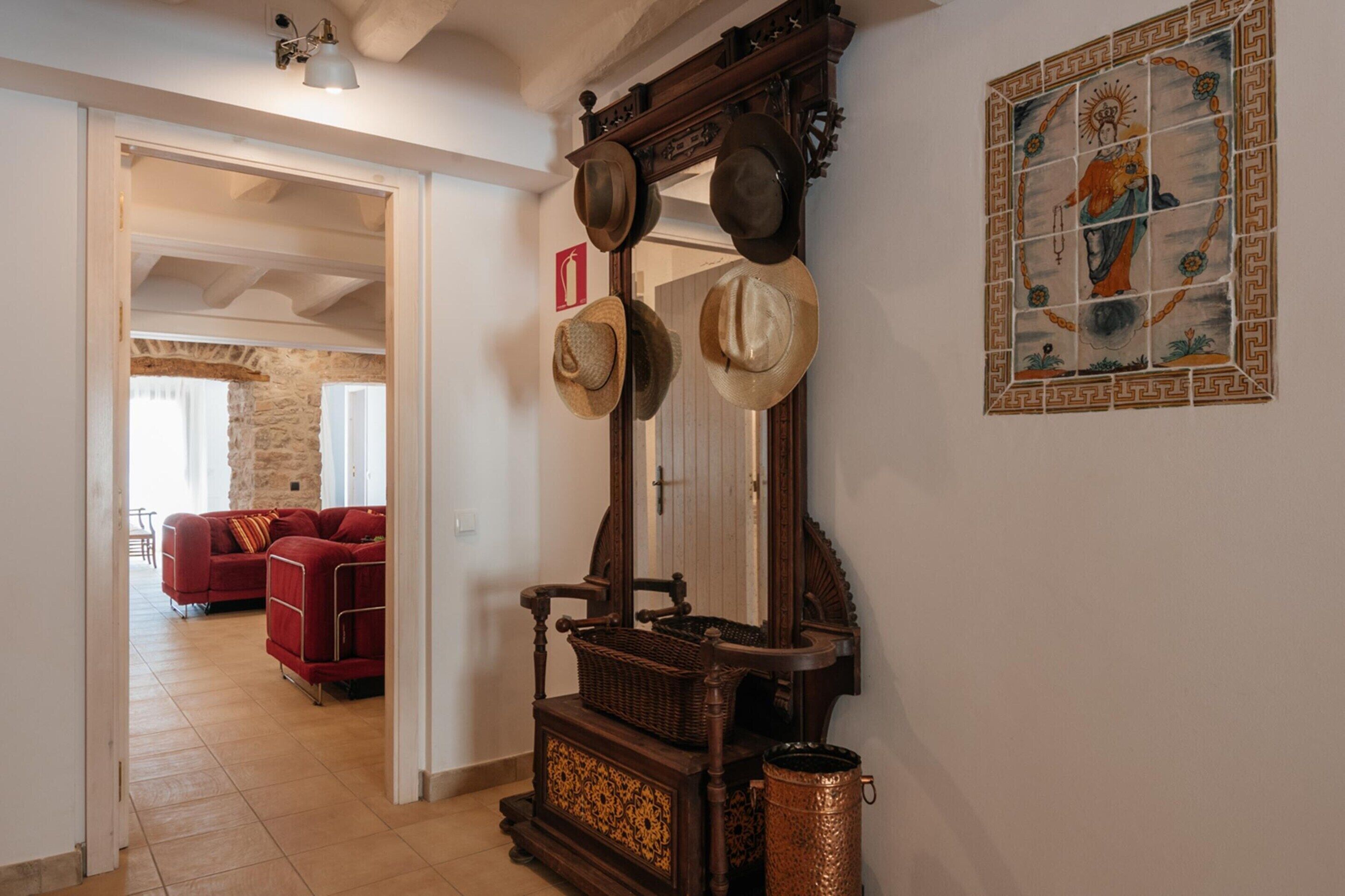 Classic House, 6 Bedrooms | Reception