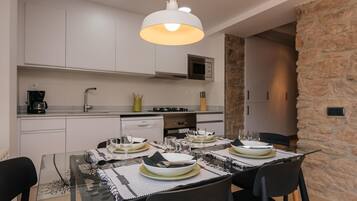 Comfort Cottage, 3 Bedrooms | Private kitchen