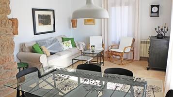 Casa rural Comfort, 3 dormitoris | Servei de restauració