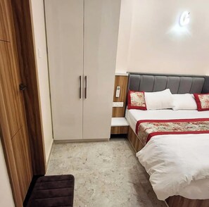 Deluxe Double Room - Hotel Naddi Heights Kangra (Kangra)