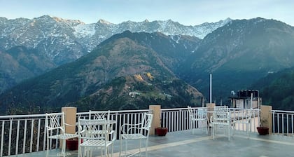 Hotel Naddi Heights Kangra