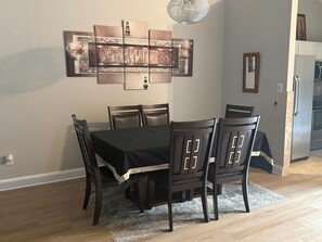 Dining - Modern & Spacious 3-bedroom townhome with AC in friendly Rex (Rex)