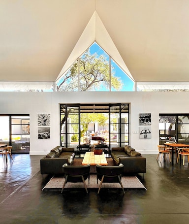 Interior. Sandwerf Retreat and Lodge