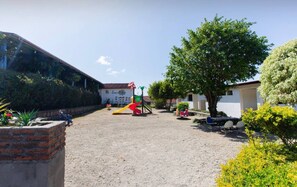 พื้นที่เล่นสำหรับเด็ก