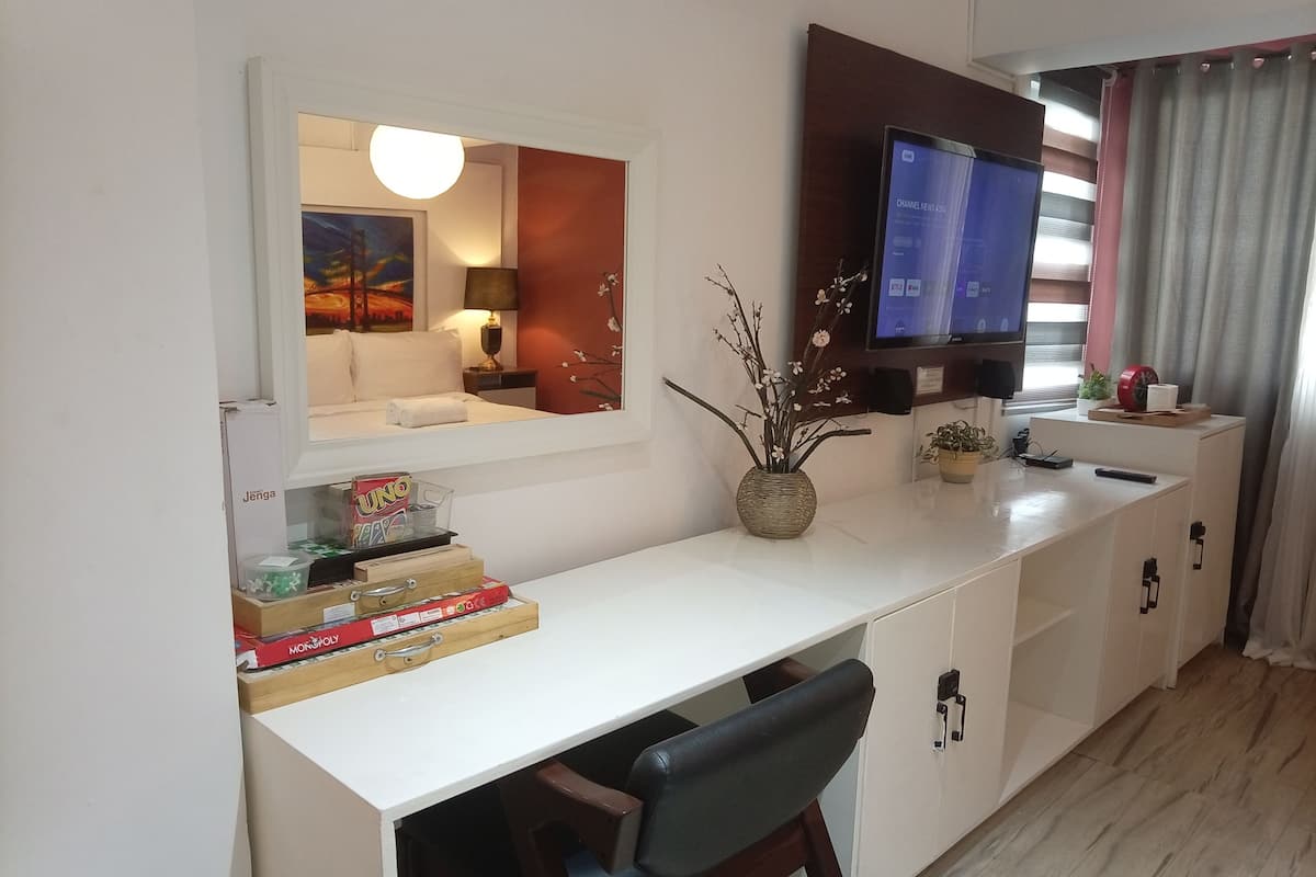 Appartement, 1 slaapkamer, uitzicht op zwembad | Woonkamer