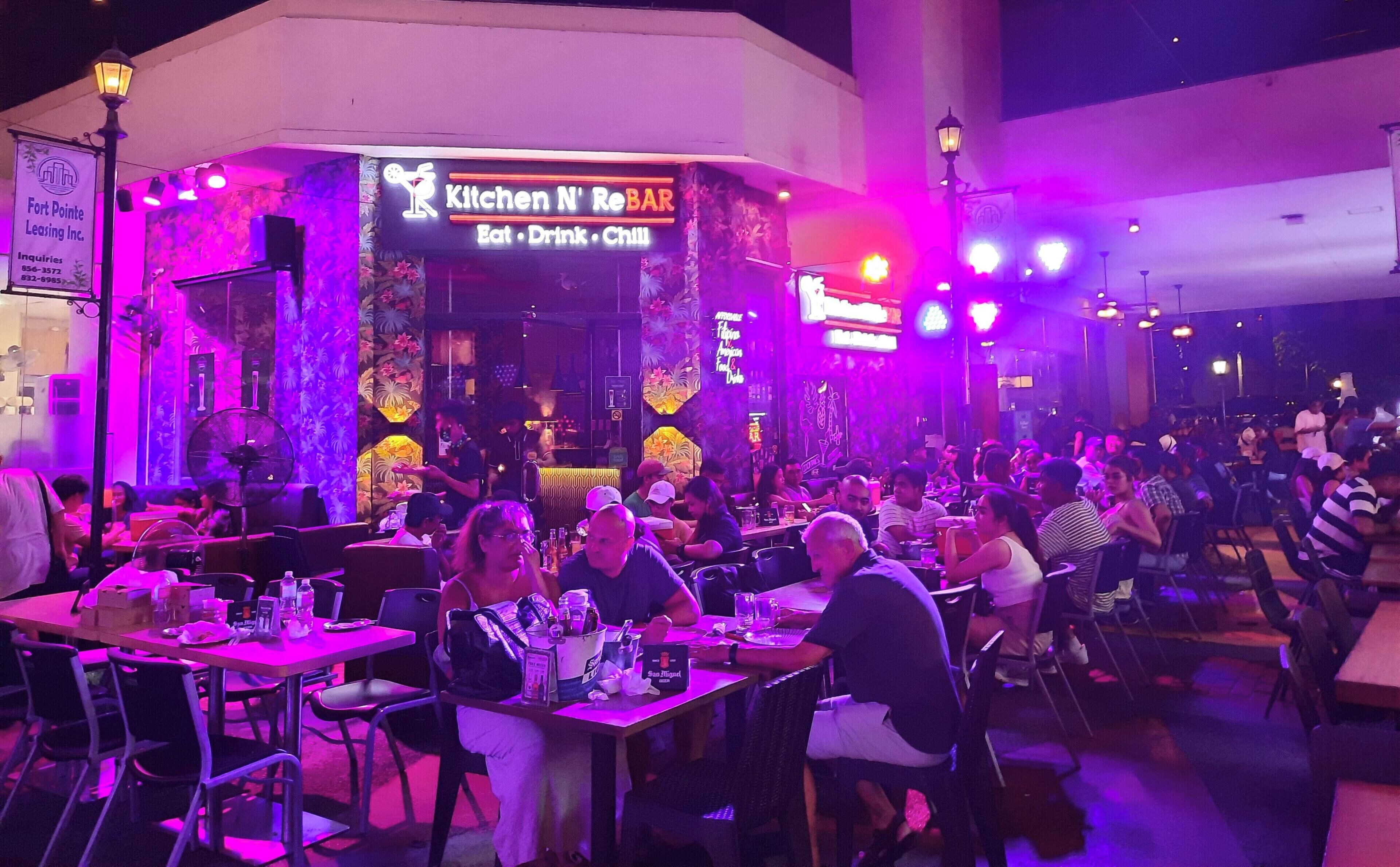 Appartement, 1 slaapkamer, uitzicht op zwembad | Dineren