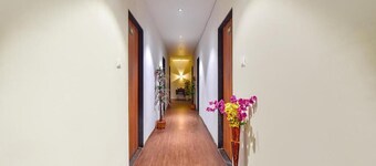 HOTEL NIDHIVAN  