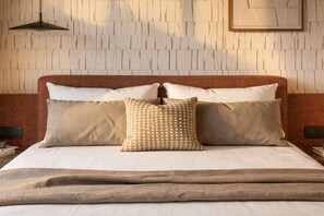 4 bedrooms, in-room safe, iron/ironing board, travel cot - Azure Haven Villa, with Pool, Gym, & PlayTent (Agia Pelagia Heraklion)