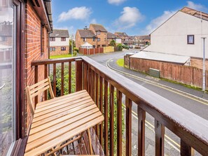 Property grounds - 2 bedroom accommodation in Poole (Poole)