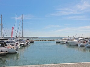 Marina - 1 bedroom accommodation in Poole (Poole)