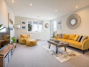 Living area - 1 bedroom accommodation in Poole (Poole)