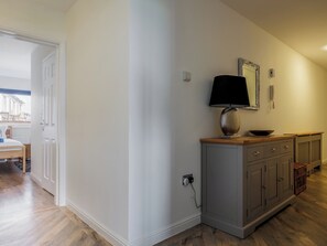 Interior - 2 bedroom accommodation in Poole (Poole)