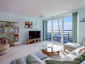 Living area - 2 bedroom accommodation in Poole (Poole)