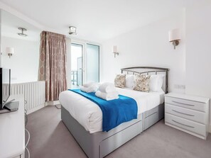 Room - 2 bedroom accommodation in Poole (Poole)