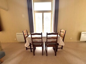 Dining - The Source of Rumaucourt (Rumaucourt)