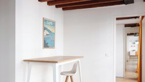 Interior - Appartement 2 pièces à proximité du marais (Paris)