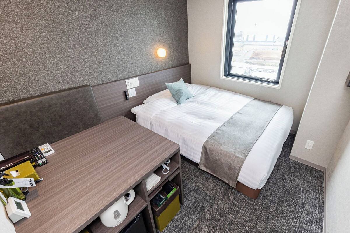 Desk, iron/ironing board, free WiFi