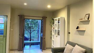 House, 2 Bedrooms | Living room