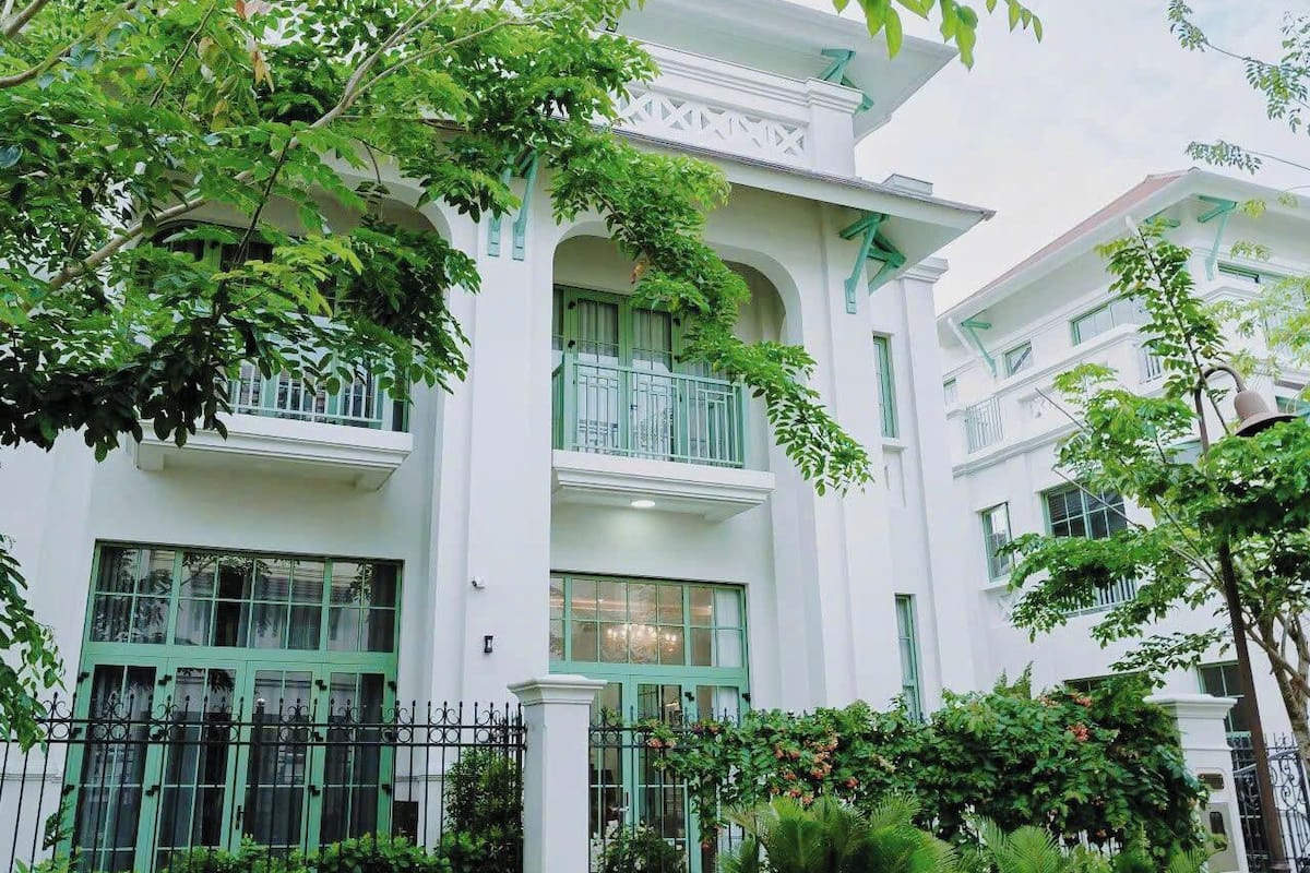 Superior Villa, 4 Bedrooms, City View | Minibar, desk, blackout drapes, soundproofing