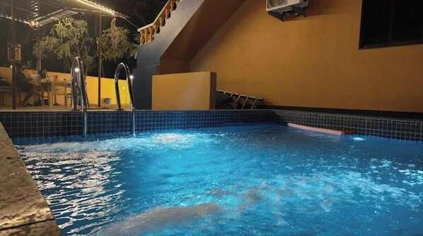 Pool - The Bliss Hostel (Morjim)