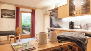 Appartement, balcon, vue montagne | Cuisine privée | Grille-pain