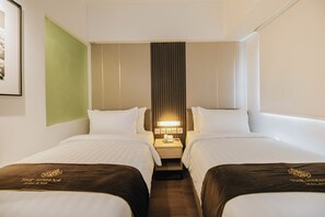 Premier Room, 2 Single Beds | Desk, laptop workspace, free WiFi, bed sheets - The Himana Hotel Malang (Malang)