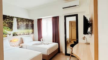 Superior Room, 2 Single Beds | Desk, laptop workspace, free WiFi, bed sheets